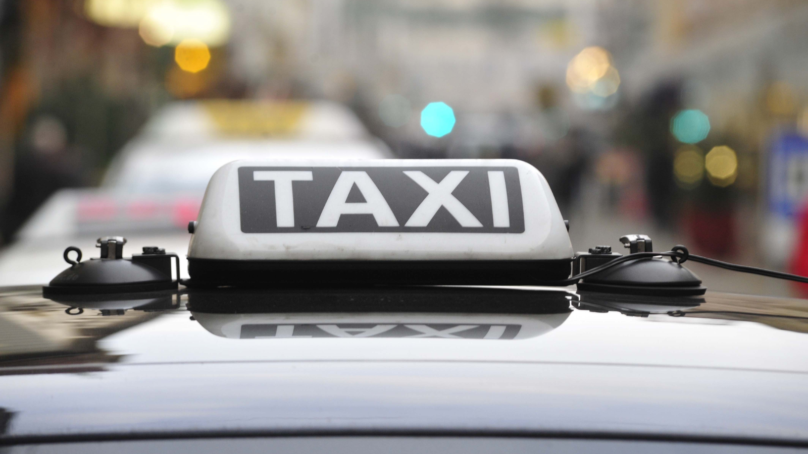 Noleggio-a-Lungo-Termine-per-Taxi-e-NCC
